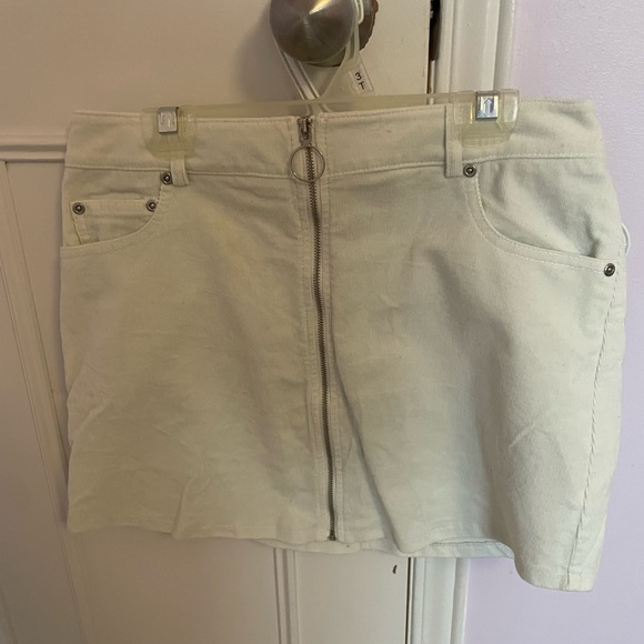 FOREVER 21 WHITE CORDUROY SKIRT - Picture 3 of 4